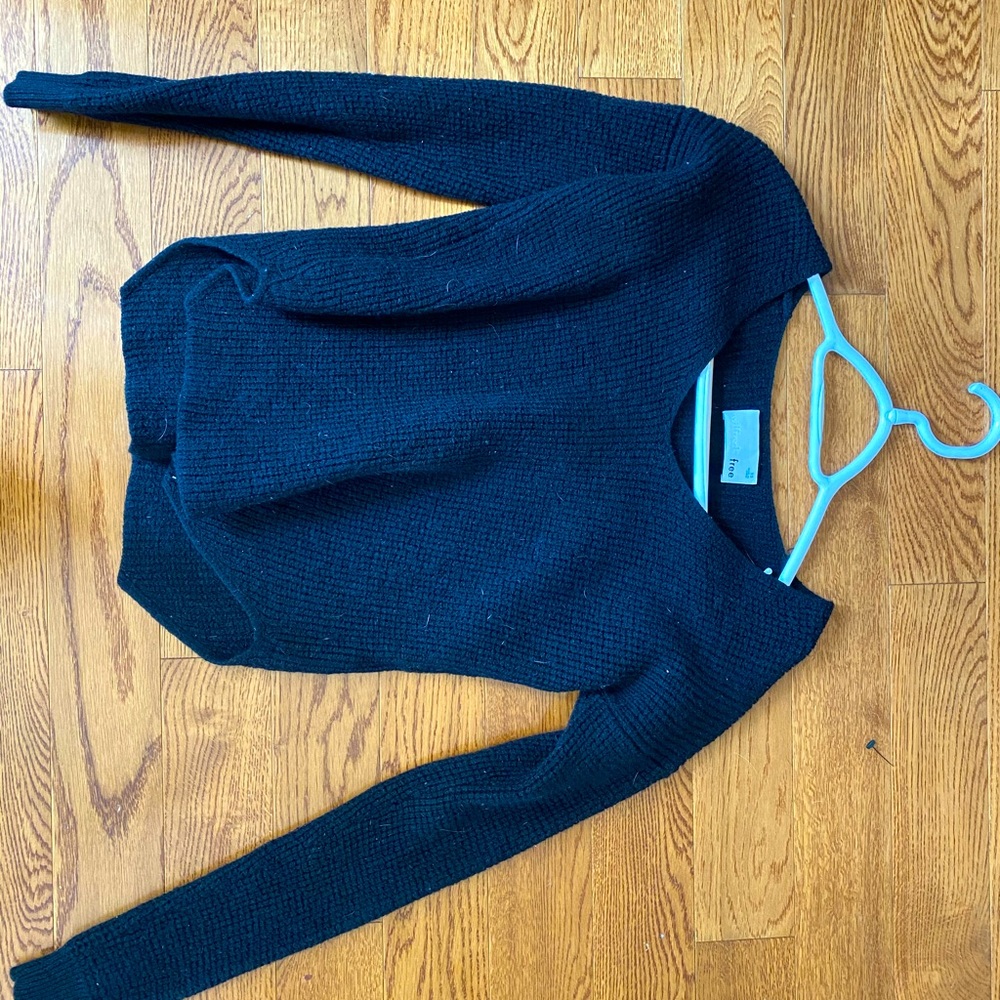 V neck knit sweater